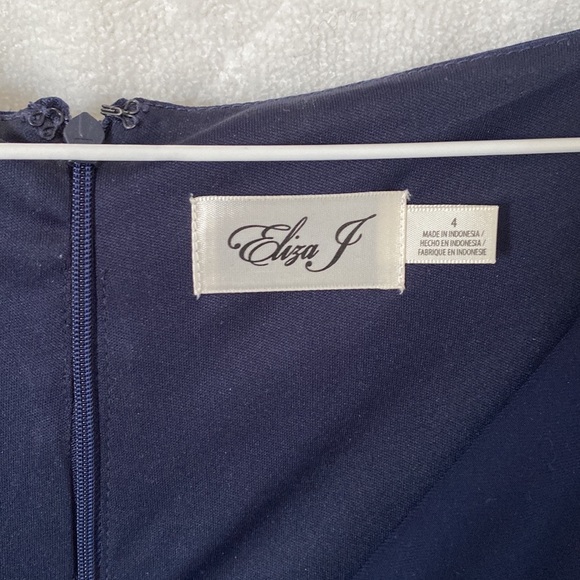 Cocktail dress - Picture 2 of 3